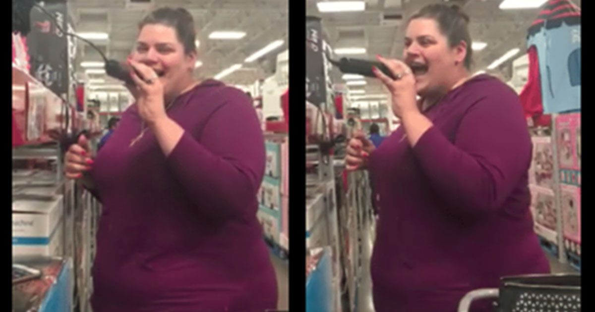 Une femme prend le micro dans un magasin et commence à chanter, 3 minutes plus tard son chant devient viral