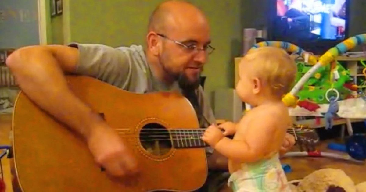 Ce papa joue une chanson de Bon Jovi pour sa fille, mais il n’imaginait pas qu’elle avait un talent secret